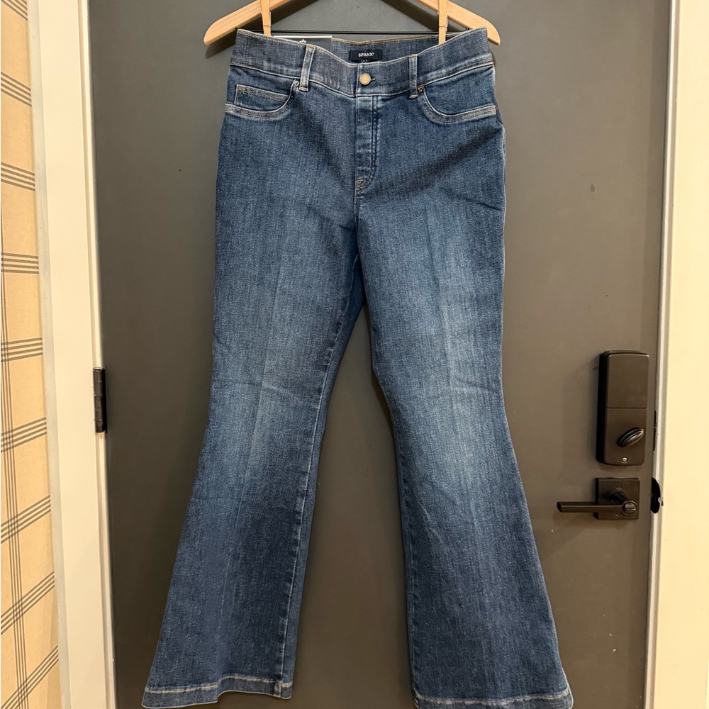 Women’s Blue SPANX Denim Flare Jeans, NWT size petite L